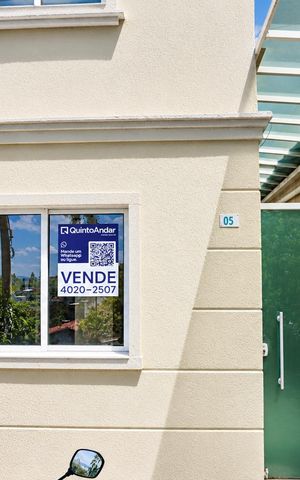 Casa de condomínio à venda com 122m², 2 quartos e 2 vagas Casa de condomínio à venda com 122m², 2 quartos e 2 vagasFachada