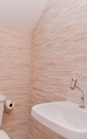 Casa à venda com 180m², 2 quartos e 1 vagaLavabo