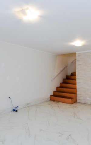 Casa à venda com 180m², 2 quartos e 1 vagaSala