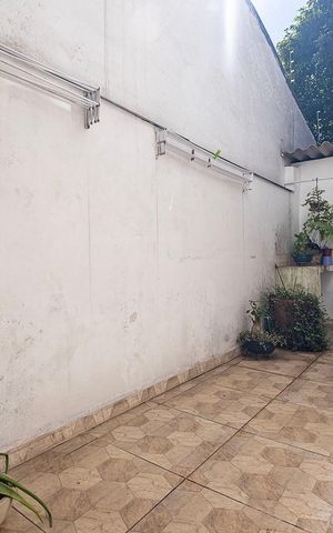 Casa à venda com 300m², 4 quartos e 3 vagas Casa à venda com 300m², 4 quartos e 3 vagasQuintal