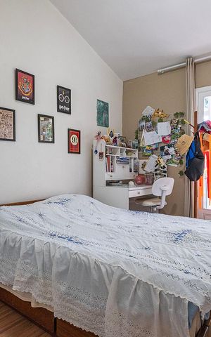 Casa à venda com 300m², 4 quartos e 3 vagas Casa à venda com 300m², 4 quartos e 3 vagasQuarto 4