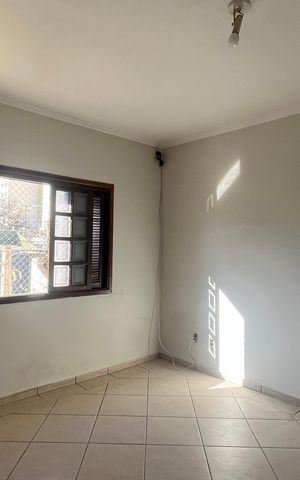 Casa à venda com 222m², 2 quartos e 3 vagas Casa à venda com 222m², 2 quartos e 3 vagasQuarto