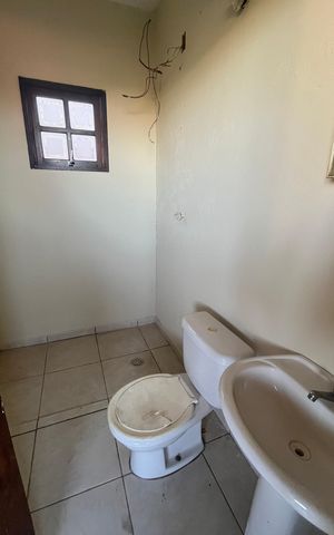 Casa à venda com 222m², 2 quartos e 3 vagas Casa à venda com 222m², 2 quartos e 3 vagasÁrea comum
