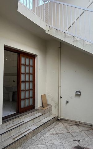 Casa à venda com 222m², 2 quartos e 3 vagas Casa à venda com 222m², 2 quartos e 3 vagasÁrea comum