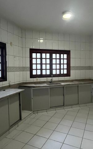 Casa à venda com 222m², 2 quartos e 3 vagas Casa à venda com 222m², 2 quartos e 3 vagasCozinha