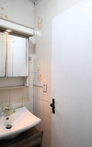 Casa para alugar com 130m², 2 quartos e 3 vagasBanheiro