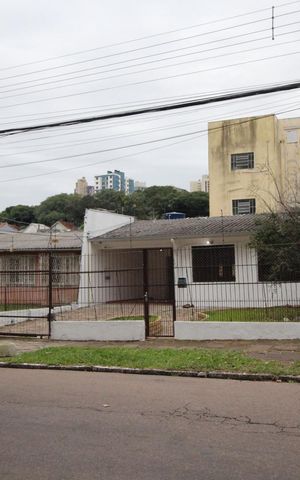 Casa para alugar com 130m², 2 quartos e 3 vagasFachada