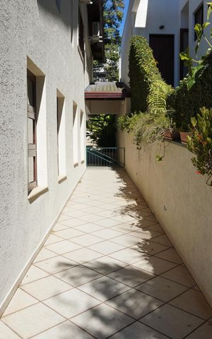 Casa de condomínio para alugar com 620m², 4 quartos e 6 vagasCorredor