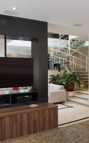 Casa de condomínio para alugar com 620m², 4 quartos e 6 vagasSala de TV
