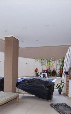 Casa à venda com 576m², 3 quartos e 6 vagas
