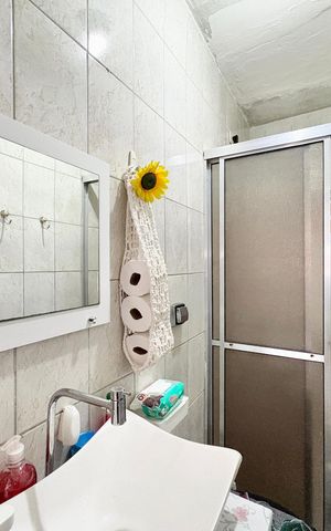 Casa à venda com 125m², 1 quarto e 1 vaga Casa à venda com 125m², 1 quarto e 1 vagaBanheiro