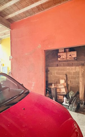 Casa à venda com 125m², 1 quarto e 1 vaga Casa à venda com 125m², 1 quarto e 1 vagaGaragem