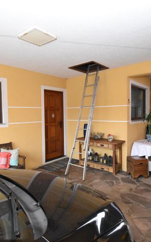 Casa de condomínio à venda com 200m², 4 quartos e 2 vagasGaragem