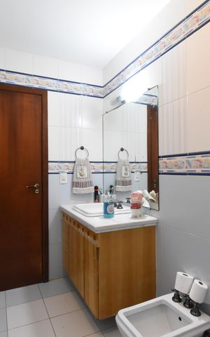 Casa de condomínio à venda com 200m², 4 quartos e 2 vagasBanheiro 3