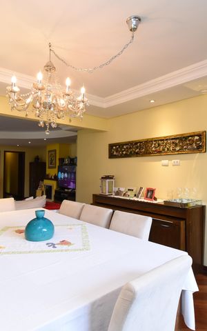 Casa de condomínio à venda com 200m², 4 quartos e 2 vagasSala