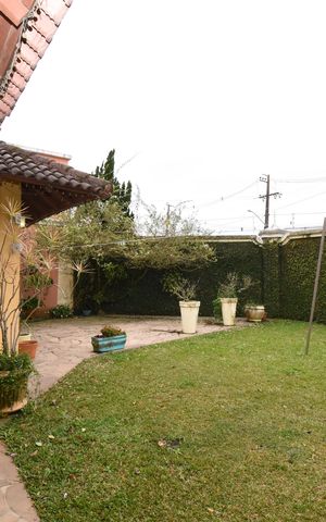 Casa de condomínio à venda com 200m², 4 quartos e 2 vagasÁrea externa
