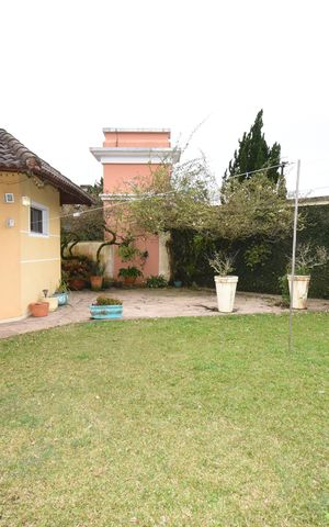 Casa de condomínio à venda com 200m², 4 quartos e 2 vagasÁrea externa