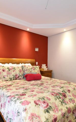 Casa de condomínio à venda com 200m², 4 quartos e 2 vagasSuíte
