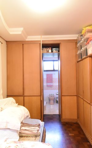 Casa de condomínio à venda com 200m², 4 quartos e 2 vagasSuíte 2