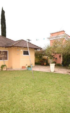 Casa de condomínio à venda com 200m², 4 quartos e 2 vagasÁrea externa