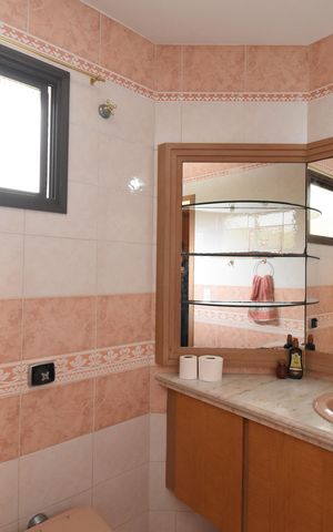 Casa de condomínio à venda com 200m², 4 quartos e 2 vagasBanheiro da Suíte 2