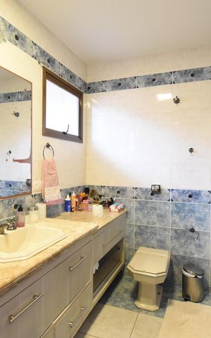 Casa de condomínio à venda com 200m², 4 quartos e 2 vagasBanheiro da Suíte