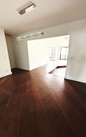 Apartamento à venda com 220m², 3 quartos e 3 vagas