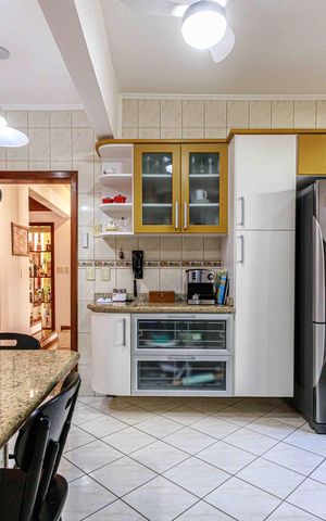 Casa para alugar com 391m², 3 quartos e 2 vagasCozinha