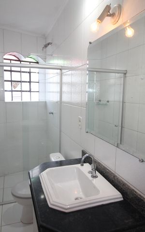 Casa à venda com 127m², 3 quartos e 1 vagaBanheiro
