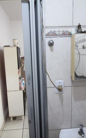 Casa à venda com 49m², 1 quarto e sem vagaBanheiro