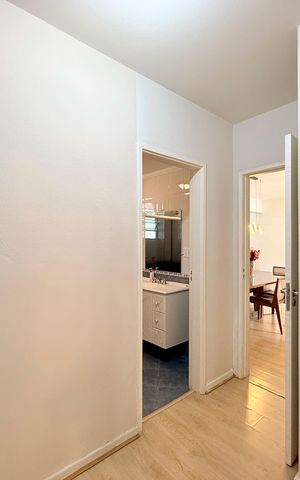 Apartamento à venda com 163m², 3 quartos e 2 vagas Apartamento à venda com 163m², 3 quartos e 2 vagasCorredor Quartos