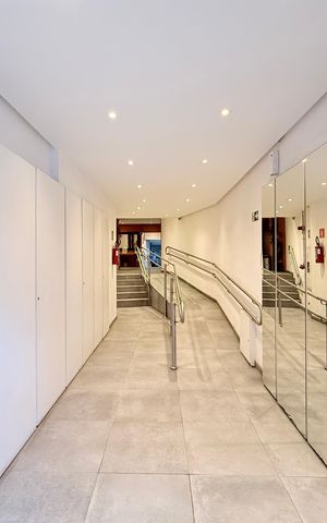 Apartamento à venda com 163m², 3 quartos e 2 vagas Apartamento à venda com 163m², 3 quartos e 2 vagasEntrada