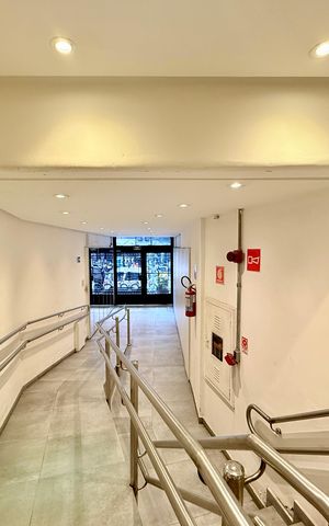 Apartamento à venda com 163m², 3 quartos e 2 vagas Apartamento à venda com 163m², 3 quartos e 2 vagasEntrada