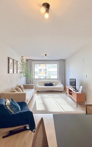 Apartamento à venda com 163m², 3 quartos e 2 vagas Apartamento à venda com 163m², 3 quartos e 2 vagasSala
