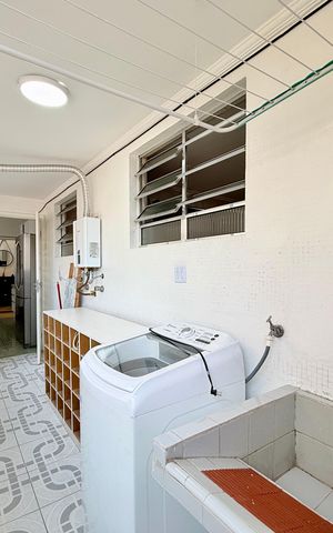 Apartamento à venda com 163m², 3 quartos e 2 vagas Apartamento à venda com 163m², 3 quartos e 2 vagasÁrea de Serviço