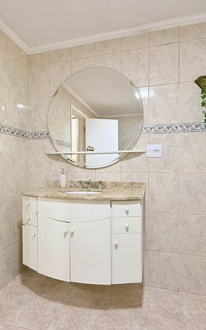 Apartamento à venda com 163m², 3 quartos e 2 vagas Apartamento à venda com 163m², 3 quartos e 2 vagasBanheiro Suíte