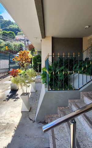 Apartamento à venda com 80m², 2 quartos e 1 vaga Apartamento à venda com 80m², 2 quartos e 1 vagaFachada