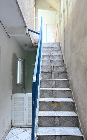Casa à venda com 50m², 1 quarto e sem vagaEntrada