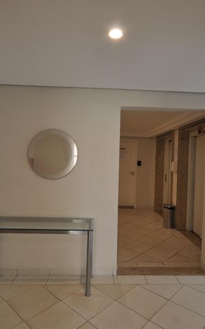 Apartamento à venda com 64m², 2 quartos e 2 vagasHall social