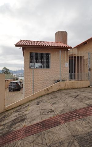 Casa para alugar com 495m², 4 quartos e 4 vagasFachada
