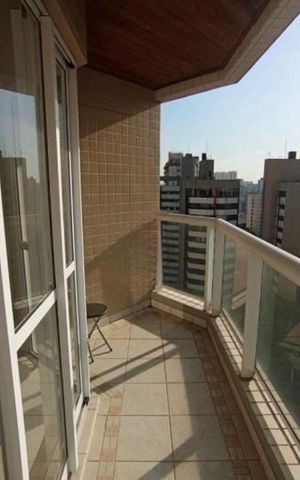 Apartamento para alugar com 188m², 3 quartos e 2 vagas Apartamento para alugar com 188m², 3 quartos e 2 vagasVaranda
