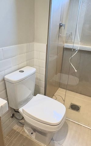 Apartamento à venda com 74m², 3 quartos e 1 vaga Apartamento à venda com 74m², 3 quartos e 1 vagaBanheiro da Suíte