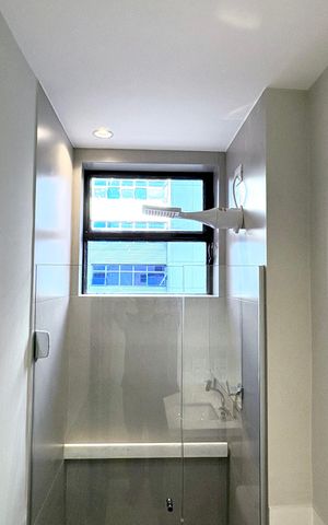 Apartamento à venda com 74m², 3 quartos e 1 vaga Apartamento à venda com 74m², 3 quartos e 1 vagaBanheiro Social