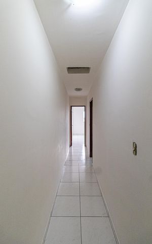 Casa à venda com 300m², 3 quartos e 2 vagas Casa à venda com 300m², 3 quartos e 2 vagasCorredor