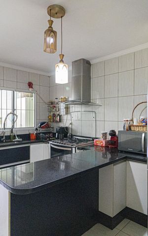 Casa à venda com 300m², 3 quartos e 2 vagas Casa à venda com 300m², 3 quartos e 2 vagasCozinha
