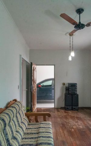 Casa para alugar com 280m², 3 quartos e 6 vagas Casa para alugar com 280m², 3 quartos e 6 vagasSala