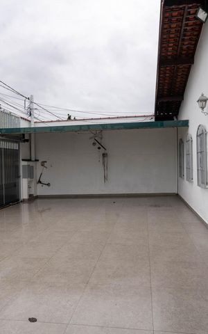 Casa para alugar com 280m², 3 quartos e 6 vagas Casa para alugar com 280m², 3 quartos e 6 vagasGaragem
