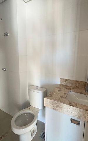 Apartamento à venda com 66m², 2 quartos e 1 vaga Apartamento à venda com 66m², 2 quartos e 1 vagaBanheiro da Suíte 1