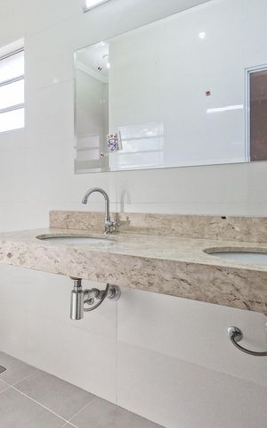 Casa à venda com 180m², 3 quartos e 2 vagas