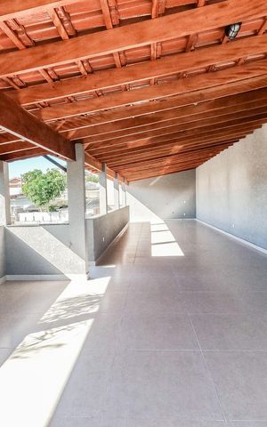 Casa à venda com 180m², 3 quartos e 2 vagas